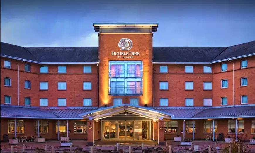Glasgow: Queen Room for Two with Option for Breakfast and Two-Course Dinner at 4* Doubletree by Hilton Strathclyde - Primary Image