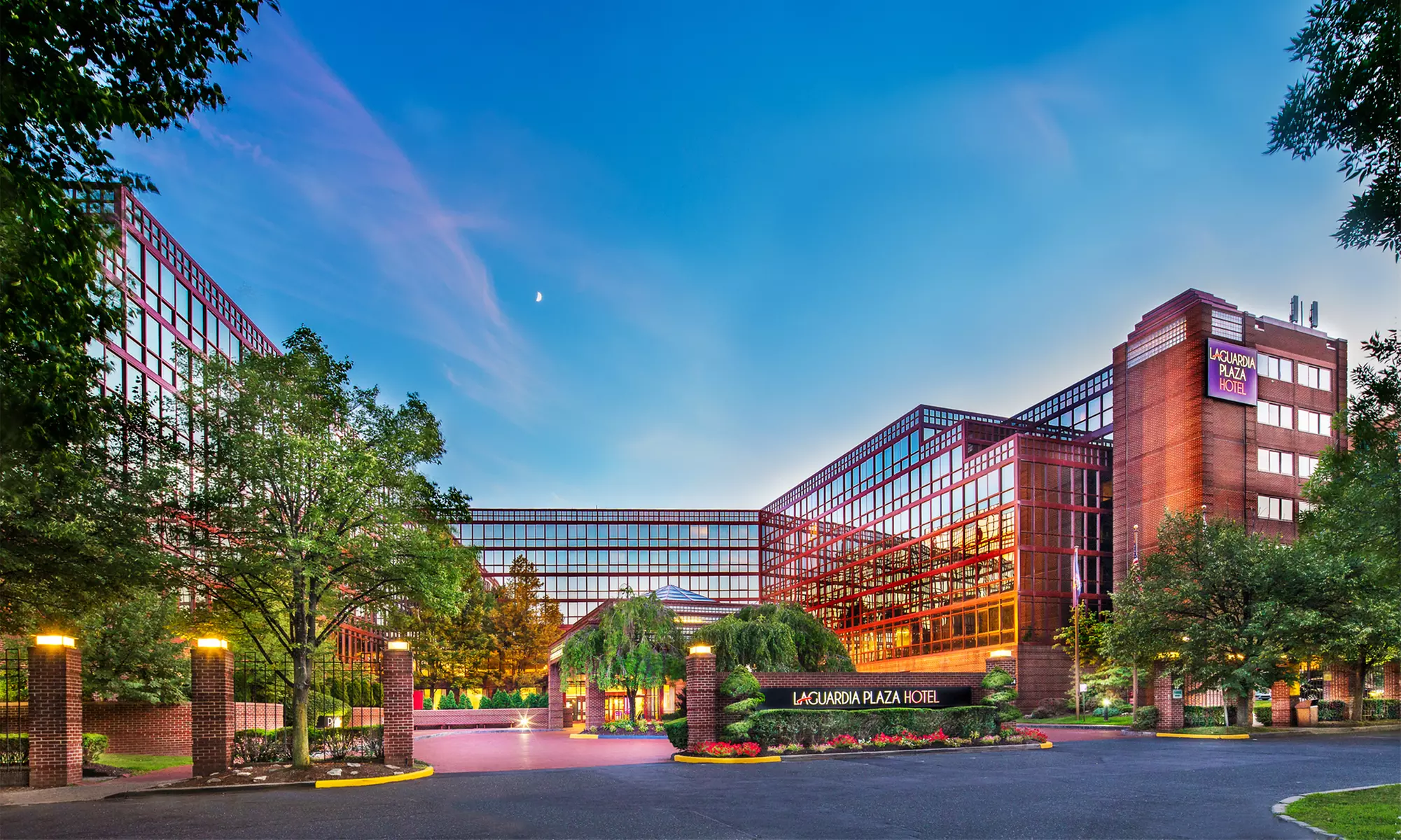 Stay at LaGuardia Plaza Hotel in Queens, NY. - Primary Image