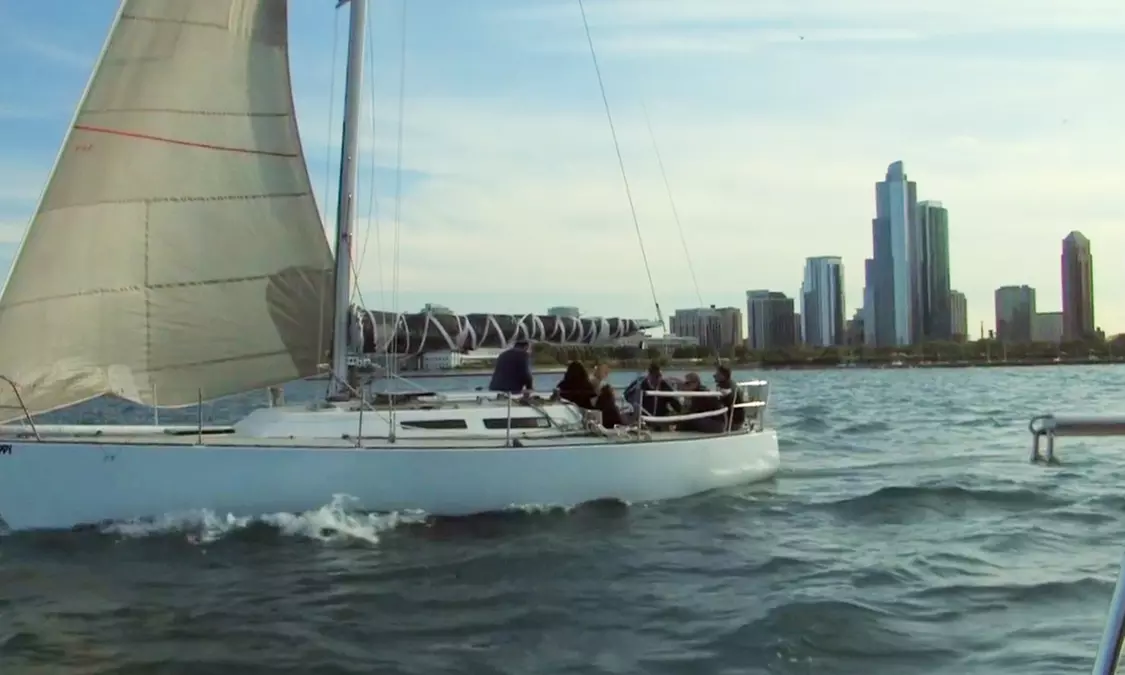 2-Hour Private Boat Tour for Six People with Fireworks and More