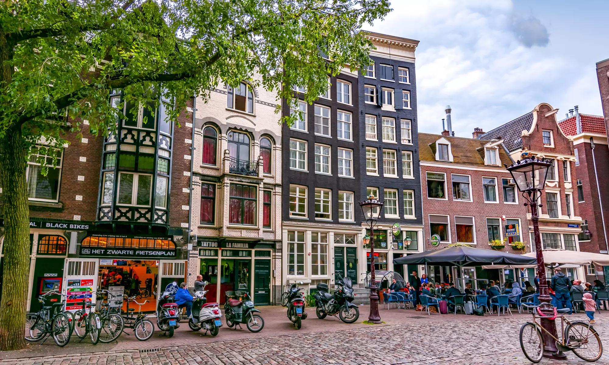 Ontdek de Wallen op een speelse manier tijdens deze Adult speurtocht