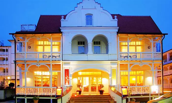 Rügen: 3, 4, 6 oder 8 Tage für Zwei in der Junior Suite mit Halbpenson und Panorama-Meerblick im Hotel Villa Belvedere - Primary Image