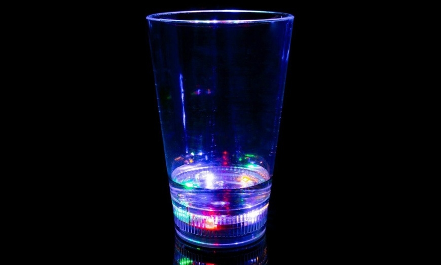 Image 4: LED Light-Up Drinks Tumbler