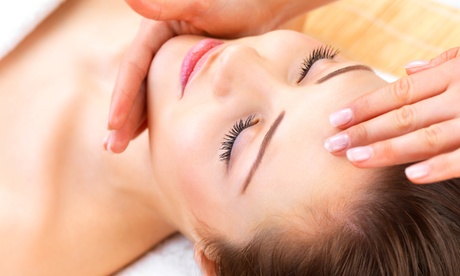 Limpieza facial con peeling y opción a radiofrecuencia desde 14,90 € en Benessere Clínica estética