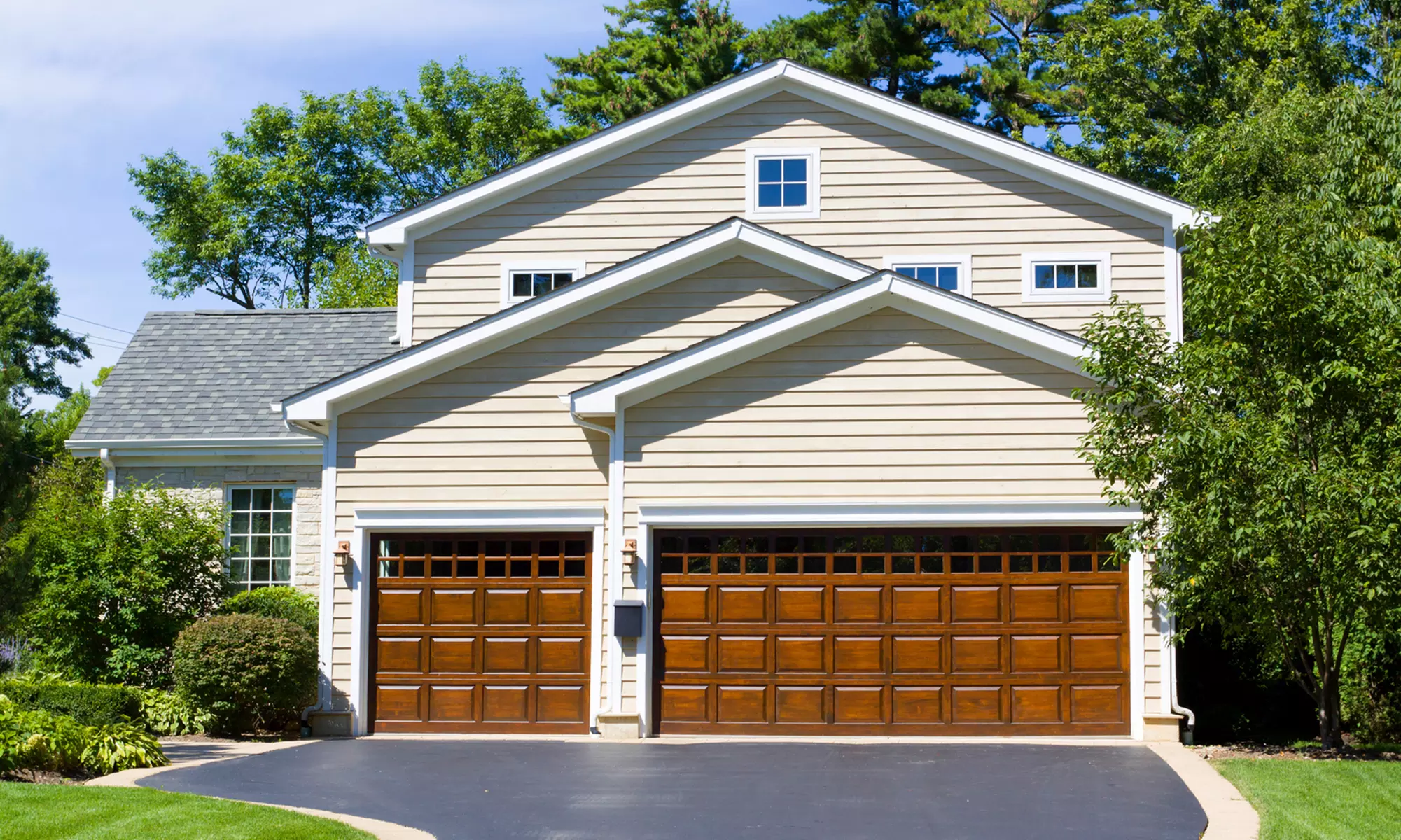 C$39 for C$120 Toward Garage Door and Electric Opener Repairs from Easy Flip Garage Doors - Primary Image