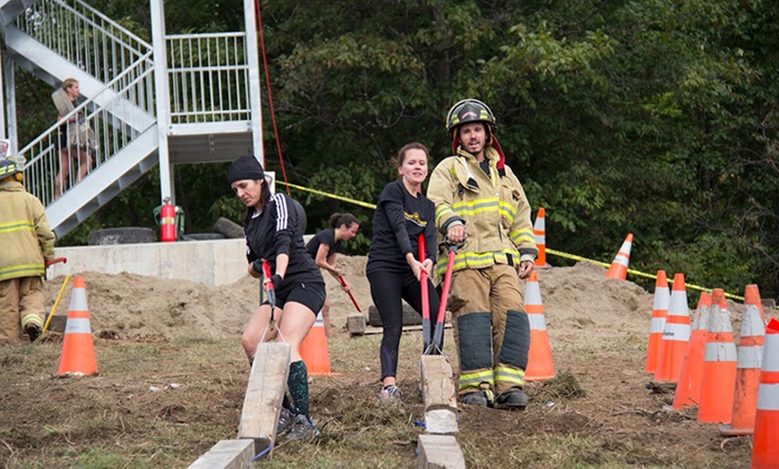 Image 4: 5K Obstacle Course Race