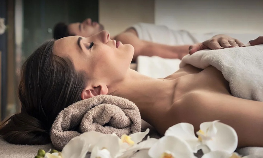 Image 1: Jusqu'à 63% de remise sur Massage - Couples chez Spa Malak