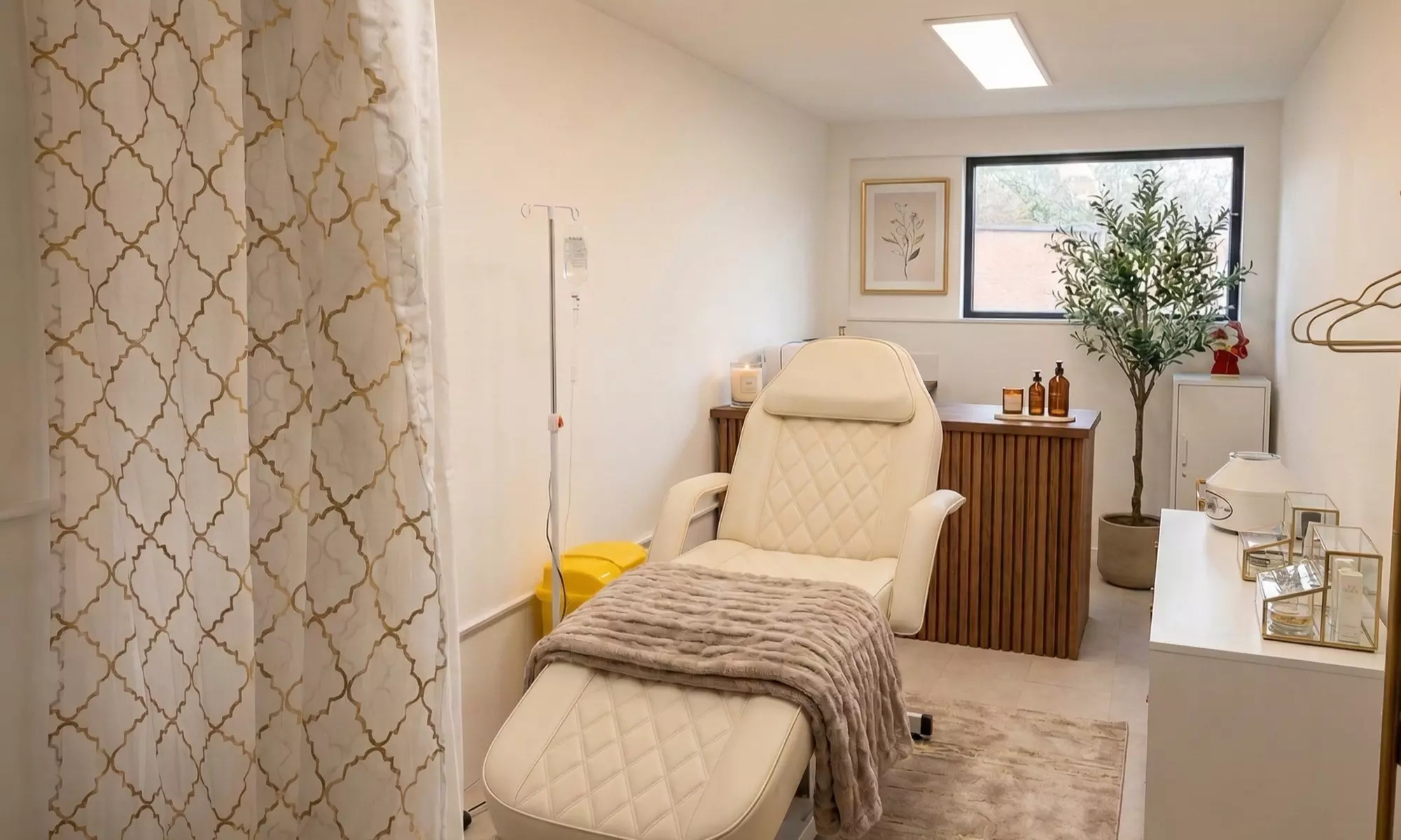 Get One Russian Lips, Classic Lips, Rhinoplasty or Tear Trough