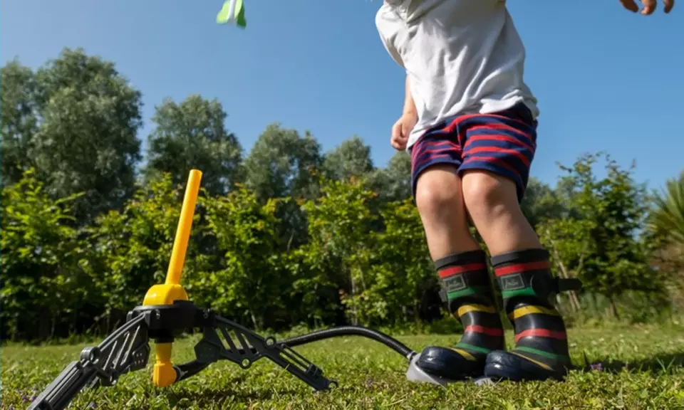 1 ou 2 lance-fusées avec lumière LED, dès 3 ans - Image 3