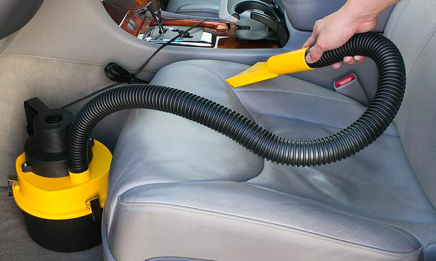 1 ou 2 aspirateurs 12V pour voiture, bateau, camion, ou caravane avec capacité de 4.5 L, avec accessoires inclus - Primary Image