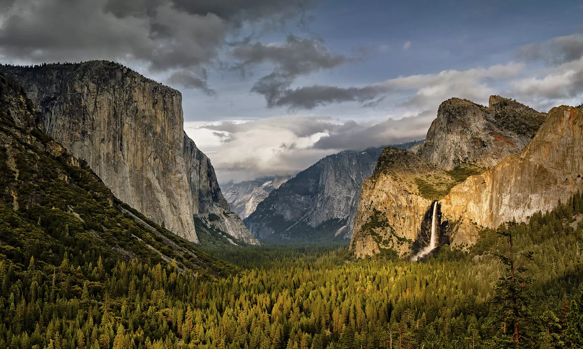 ✈ Yosemite: 4-Day Adventure with Air & Hotel from Worldee