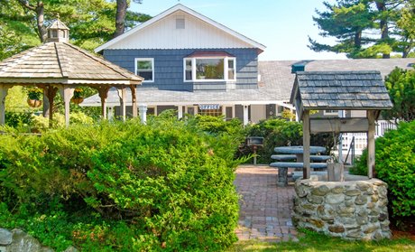 Comfy Hotel near Portsmouth and Maine Coast