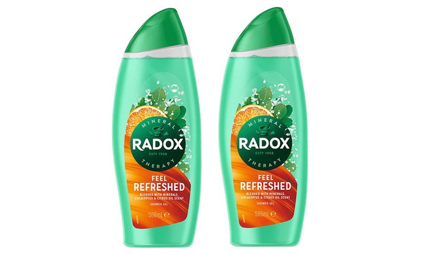 Image 2: 2, 3 ou 6 gels de douche 'Feel Refreshed' de Radox