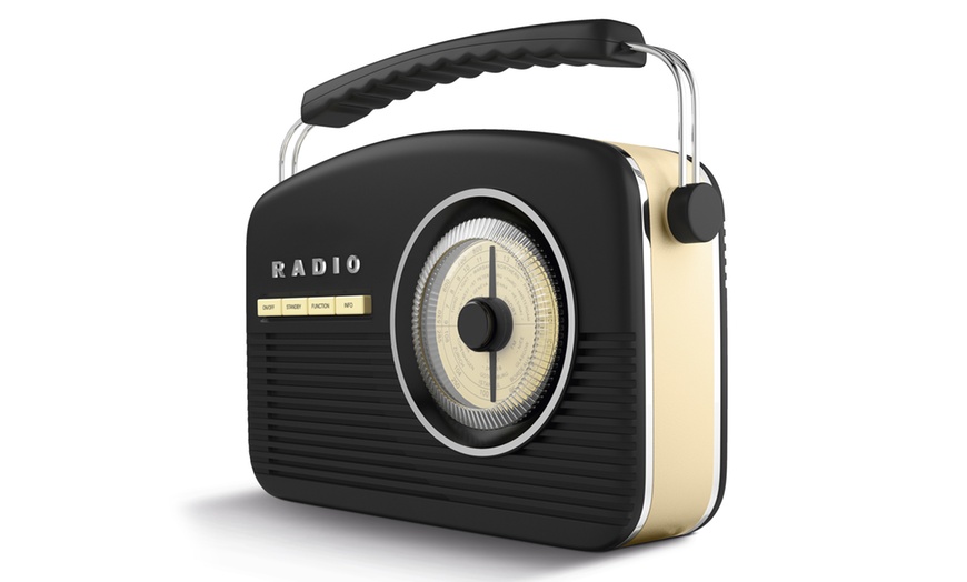 Image 9: Akai Retro DAB Radio