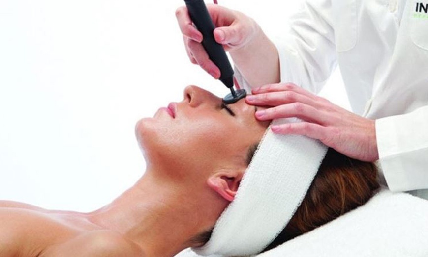 Image 1: Radiofrecuencia facial o corporal en Julia’s Beauty Nails Center