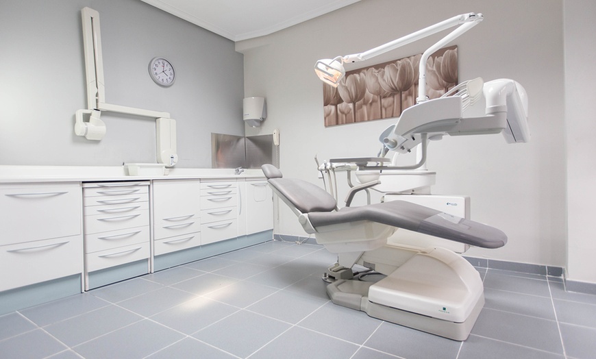 Image 3: Limpieza dental y blanqueamiento