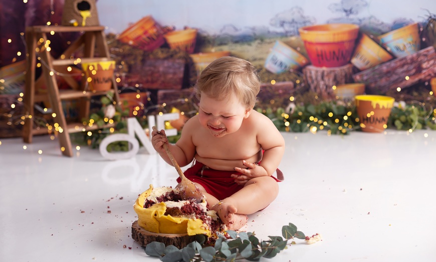 Image 4: Baby Photoshoot With Prints