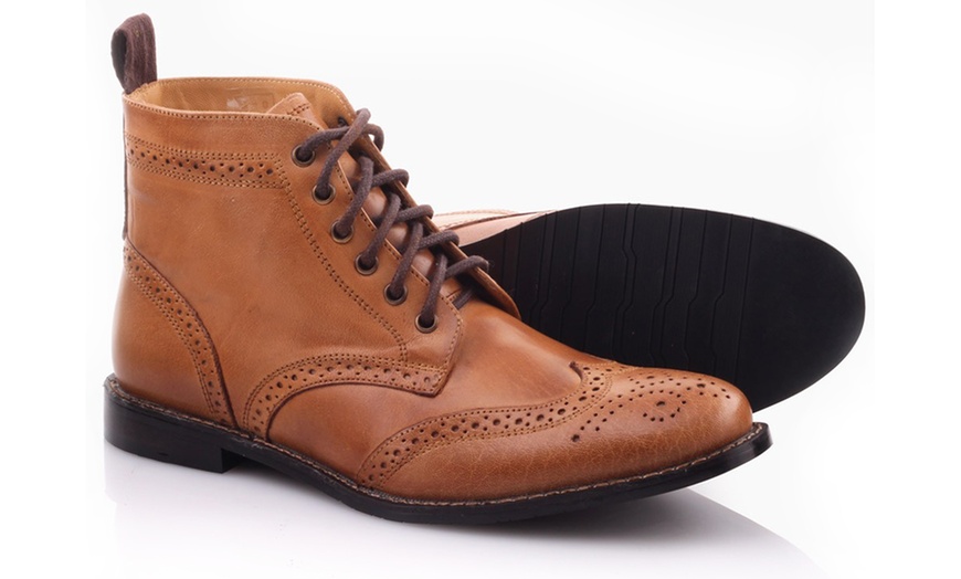 Image 10: Men's Brogue Boots