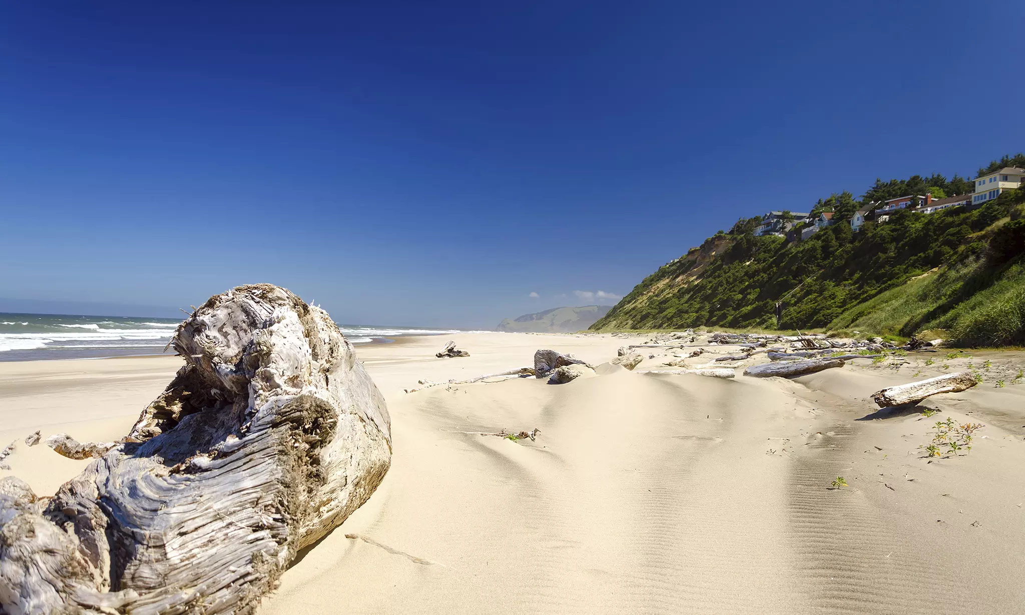 2-Night Stay for Two at The Nantucket Inn in Lincoln City, OR. Valid for Sunday–Wednesday Check-In. - Primary Image