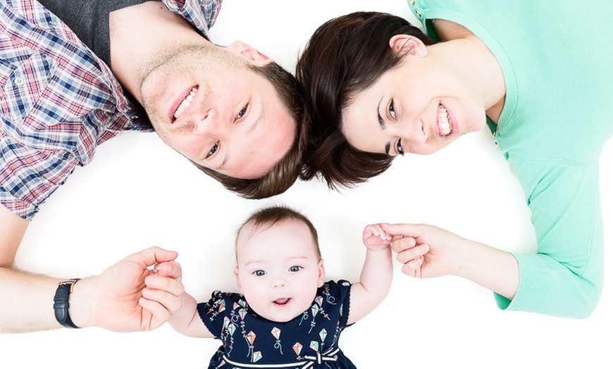 Image 4: Family Photoshoot With Prints