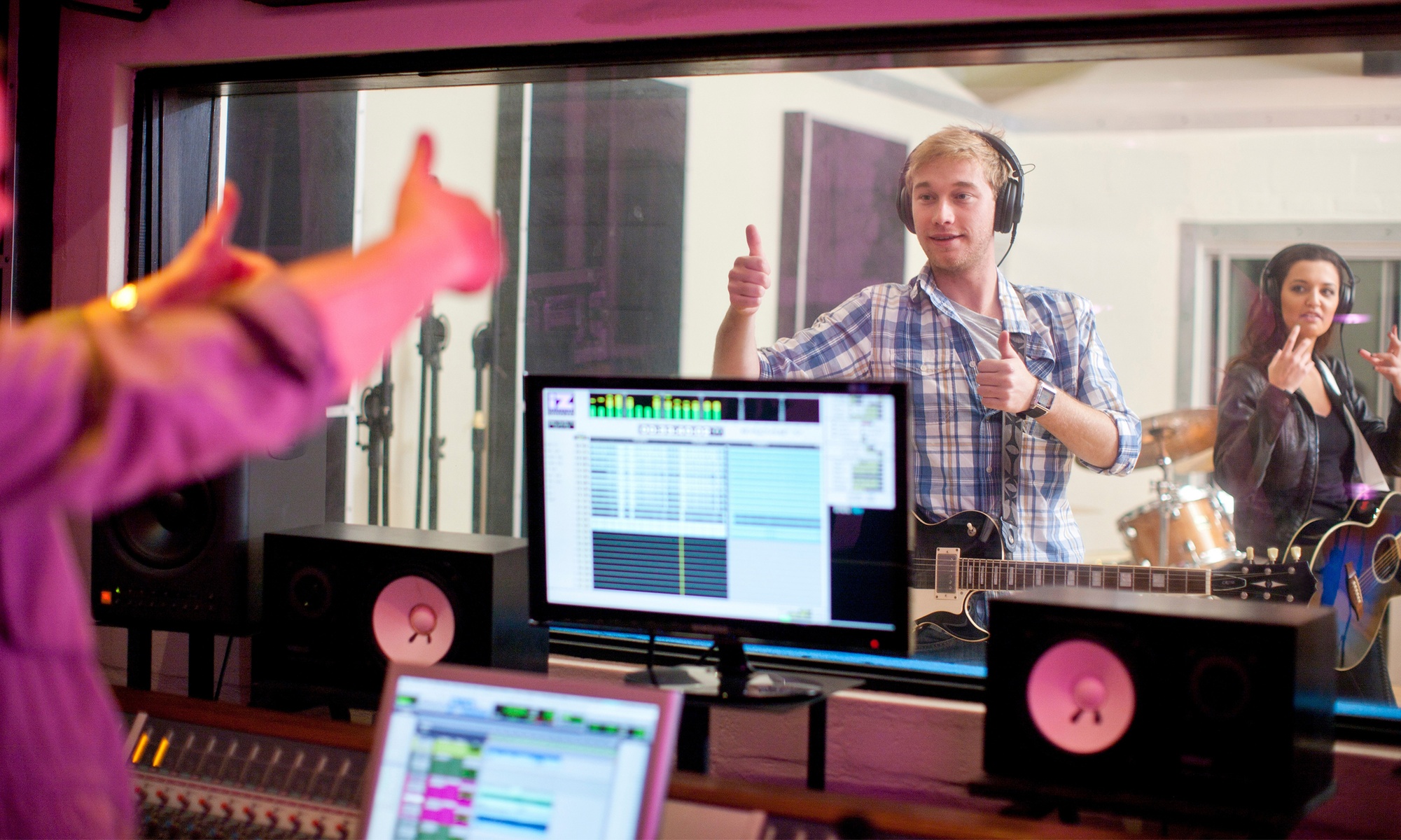 One hour recording session with song mastering included