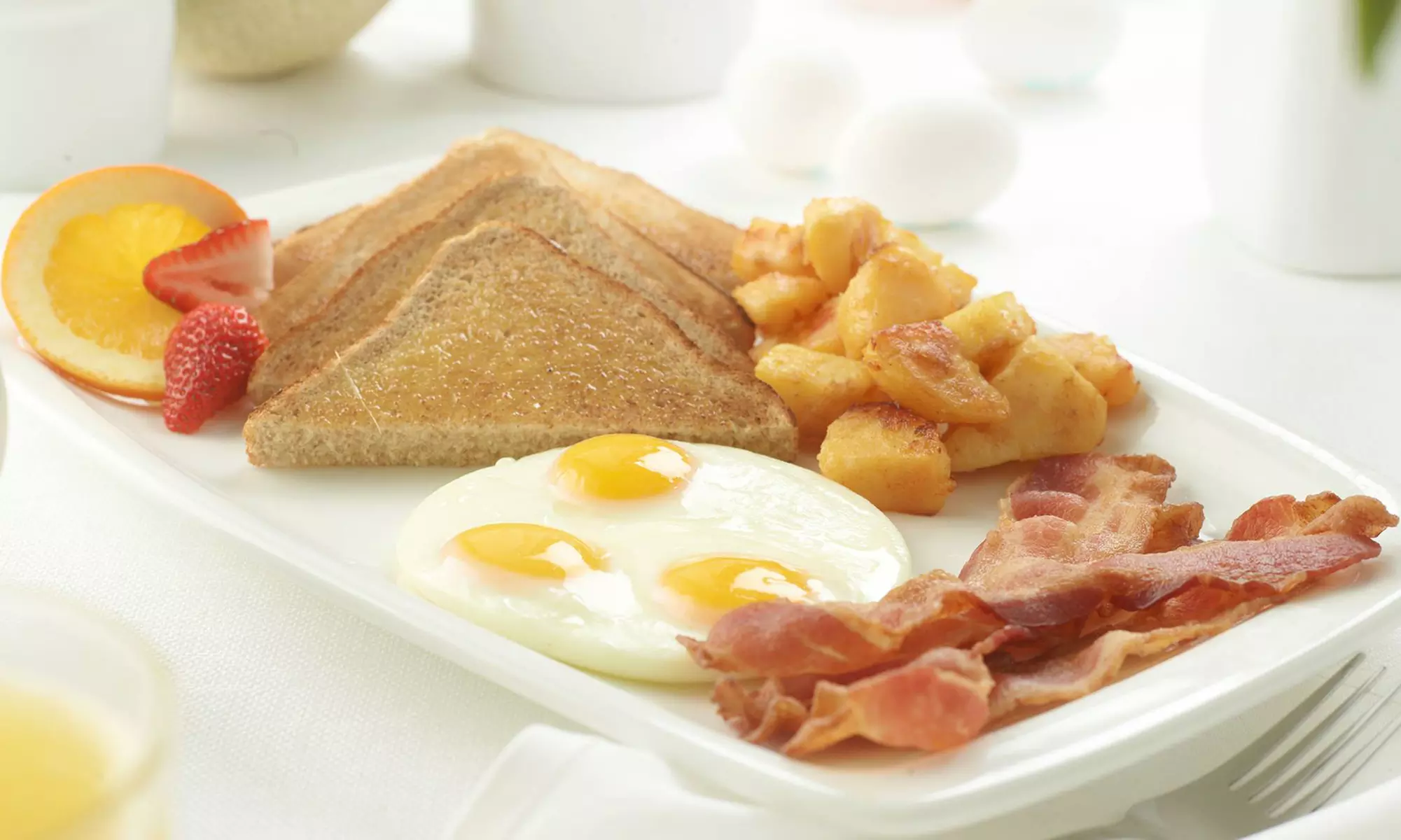 C$9 for C$15 Worth of Breakfast, Brunch & Lunch at Eggsmart - Primary Image