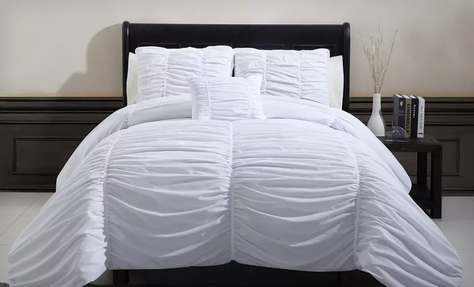 Madeira 4-Piece Comforter Set (Up to 75% Off). Multiple Options Available. Free Shipping and Returns. - Second Medium