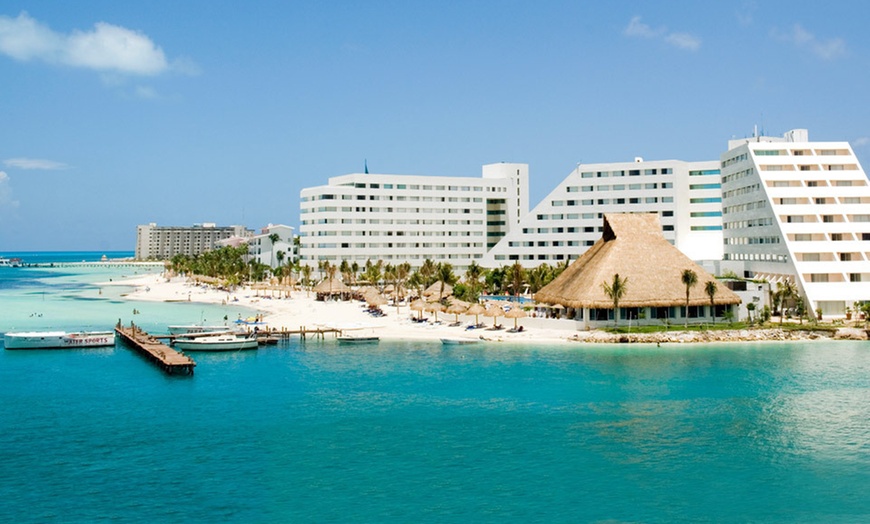 Grand Oasis Palm Resort in - Cancun, MX | Groupon Getaways