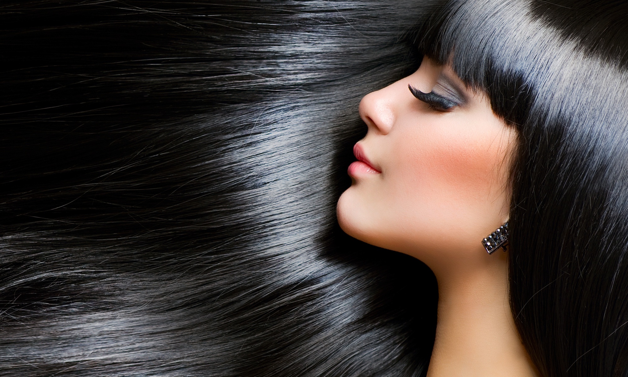 Get Glamorous Hair with 3 Blowout Sessions
