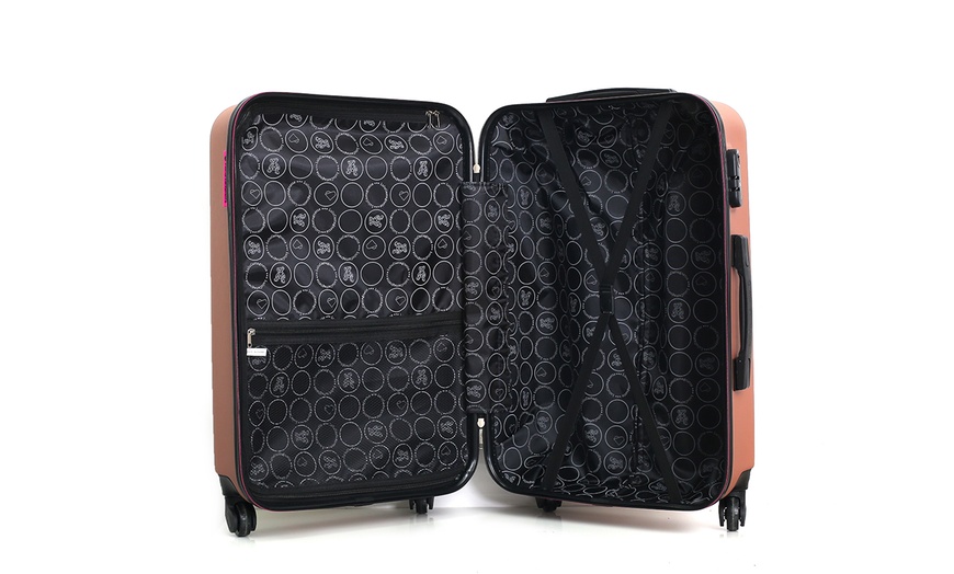 Image 10: Three-Piece Luggage Set