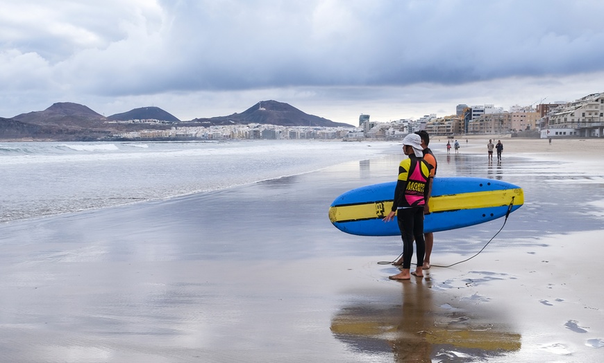 Image 3: Curso de iniciación al surf de 2 h para 1 o 2 en grupos reducidos 