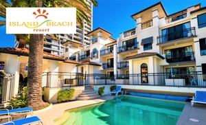 Broadbeach: 2- ,3- or 5-Night Apartment Stay with Wine