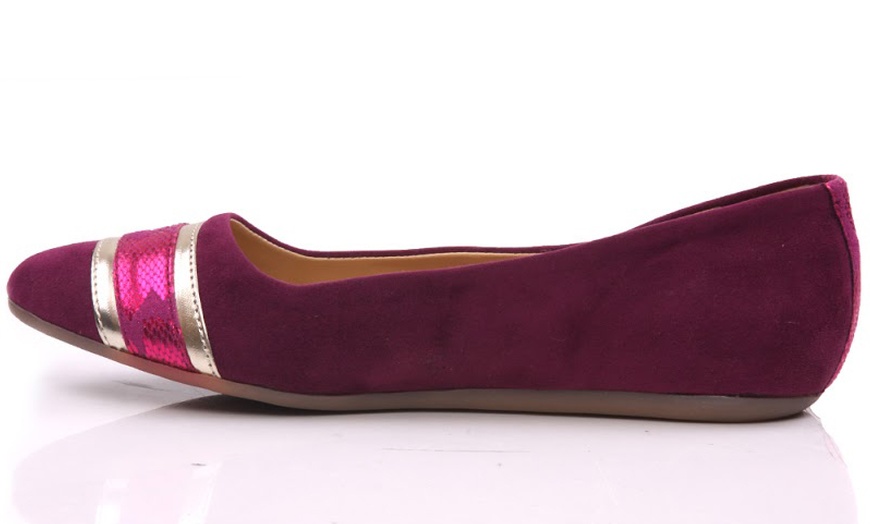 Image 18: Ladies' Flat Pumps 