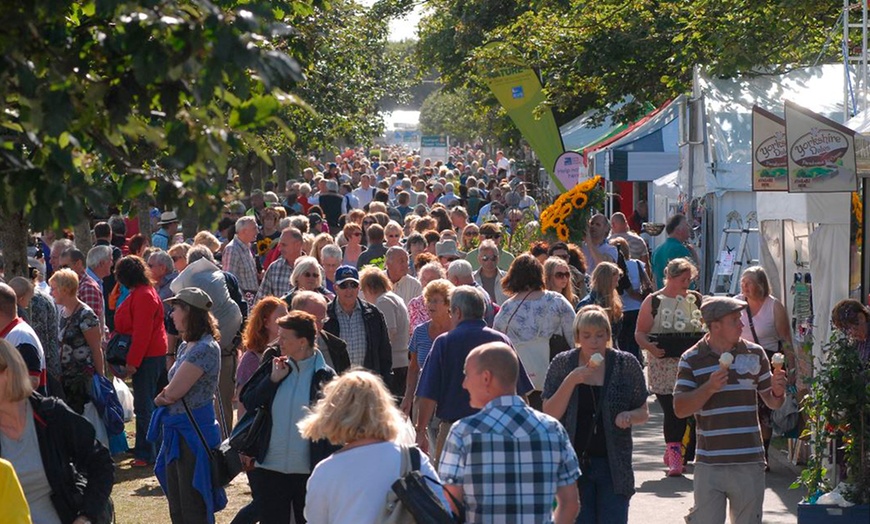 Image 2: Southport Flower Show Tickets