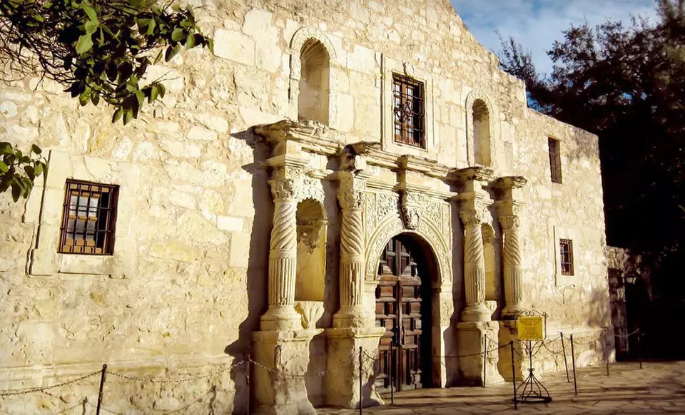 One-Night Stay with Breakfast at Holiday Inn San Antonio Downtown Market Square in Texas - Second Medium