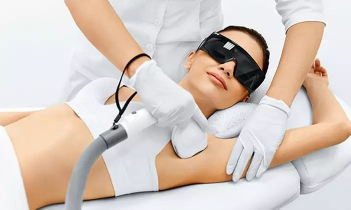 Discover up to 90% off with Fracassi Beauty Bar's laser hair removal sessions on large, medium, or small areas. - Primary Image