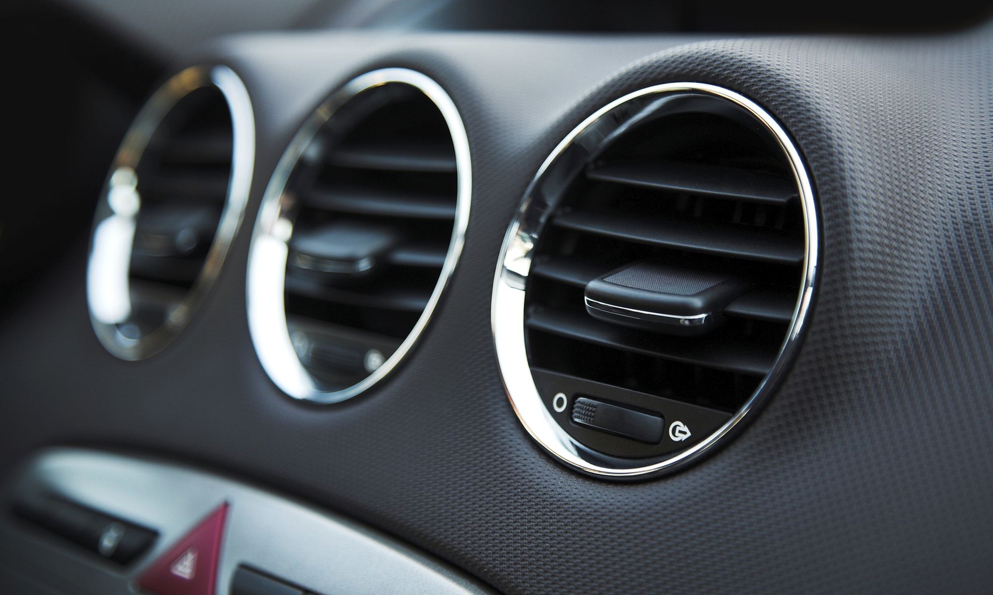 Serwis klimy: test szczelności, uzupełnienie czynnika i odgrzybianie