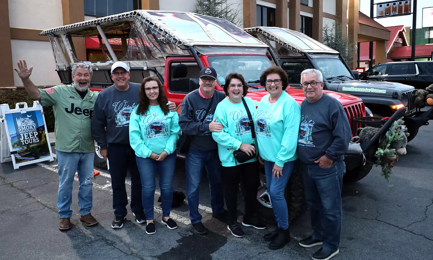Evening Winterfest Jeep Tour – Gatlinburg & Pigeon Forge