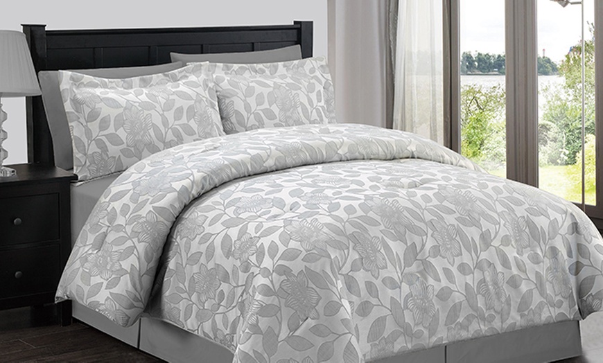 Image 2: Jacquard Comforter Set by Lauren Taylor