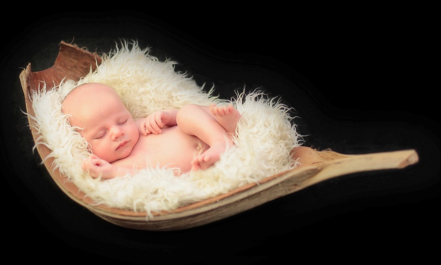 Image 2: Baby Photography With Prints