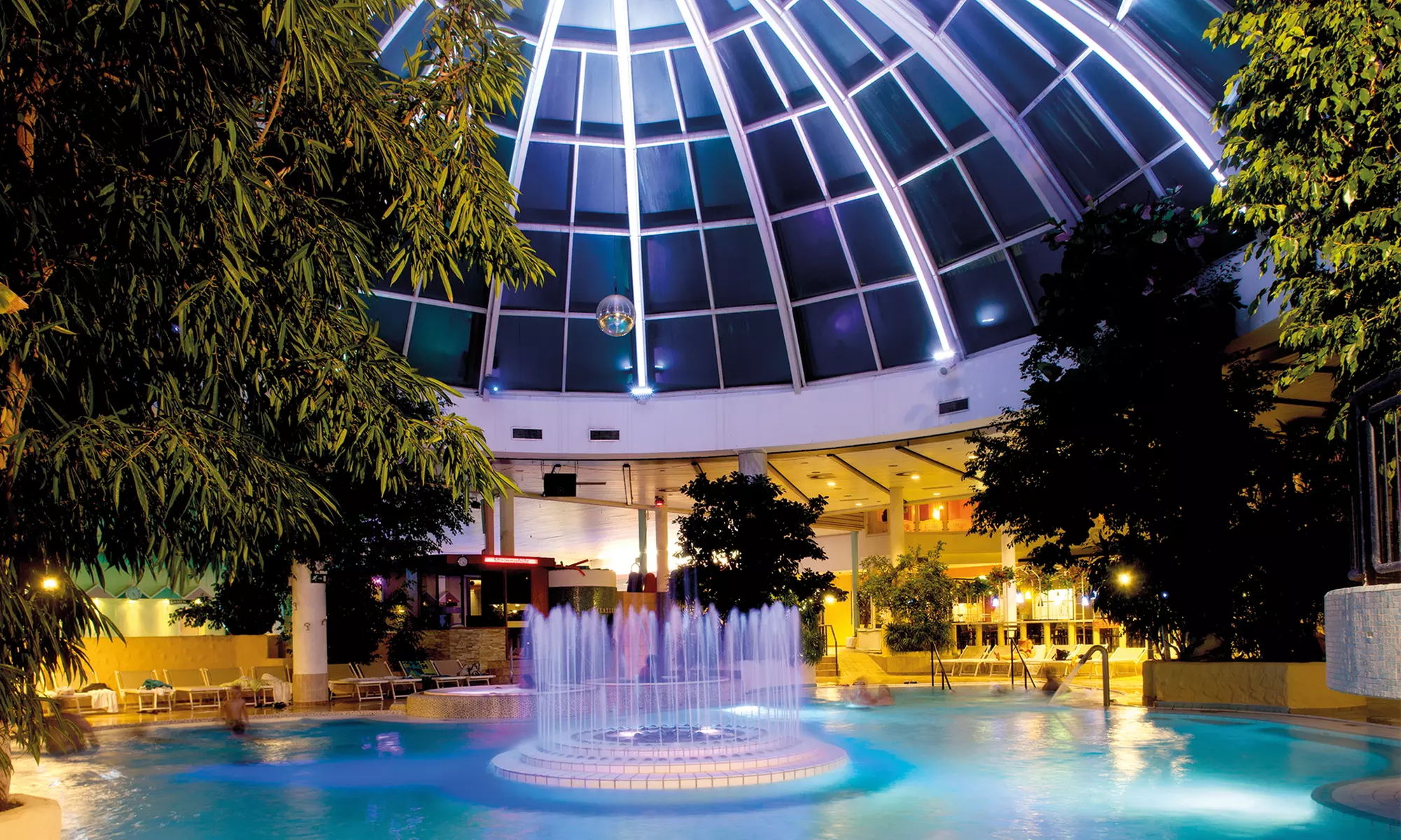 Tageskarte für die Wasserwelt und das Saunaparadies der Sachsen-Therme für 1 Person (31% sparen) - Second Medium