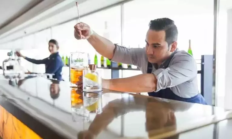 Spa Access for Up to Four with Optional Food and Drinks Voucher at The Pool Bar at 5* voco Dubai (Up to 47% Off) - Image 4