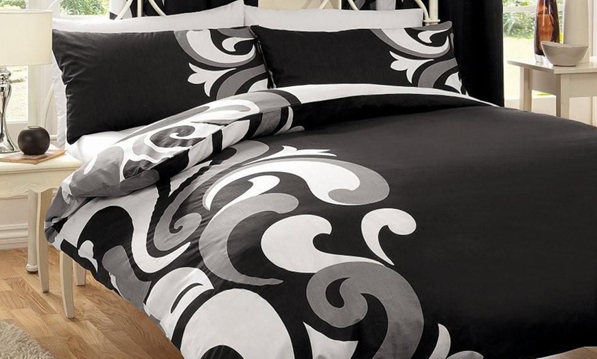 Image 12: Clearance Duvet Sets