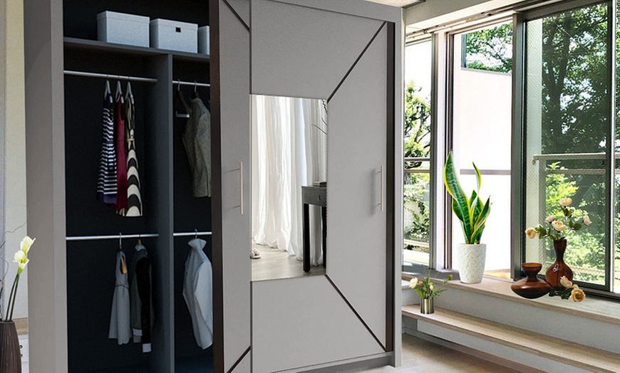 Image 7: Free-Standing Sliding Door Wardrobe