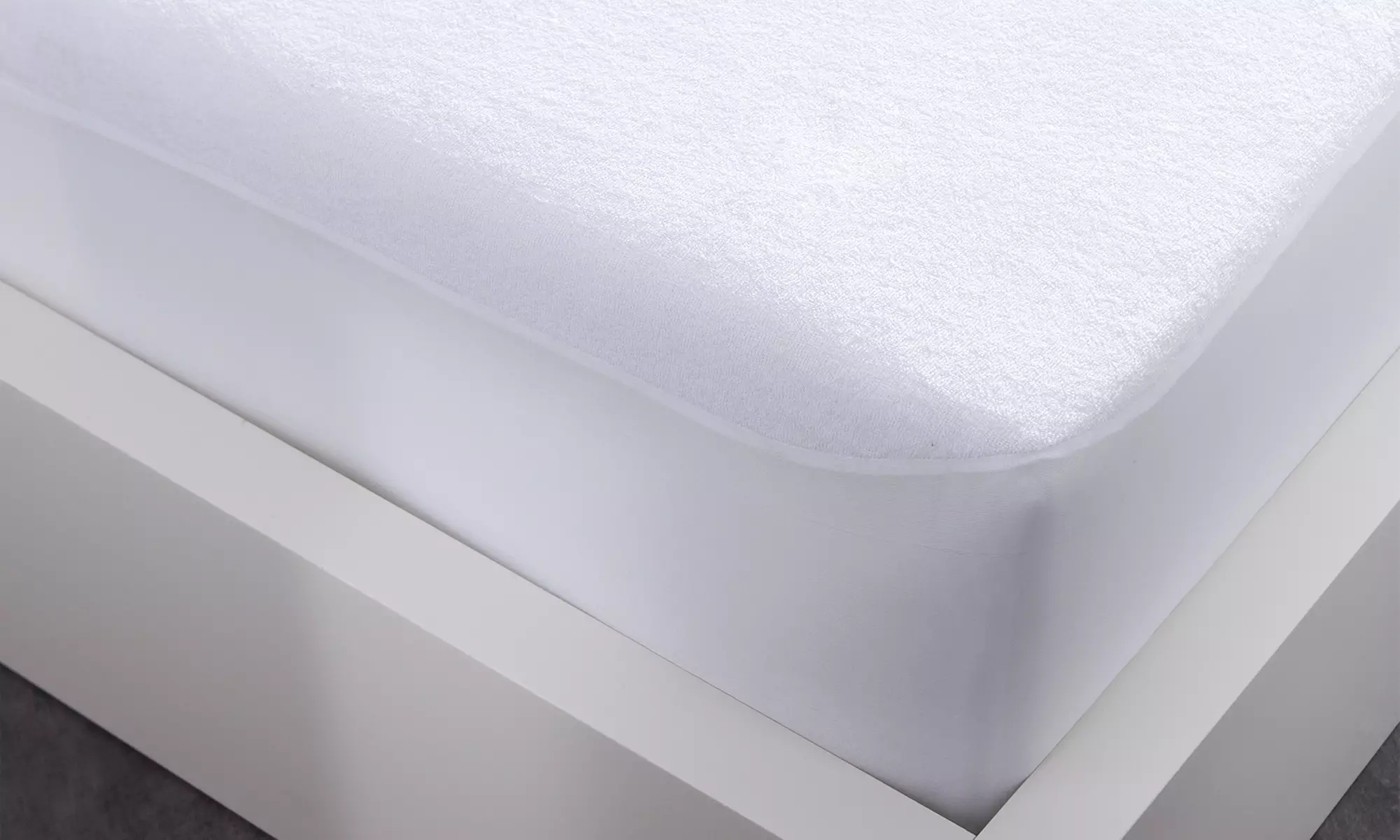 Lot de 2 protège-matelas imperméables de la marque Today - Primary Image