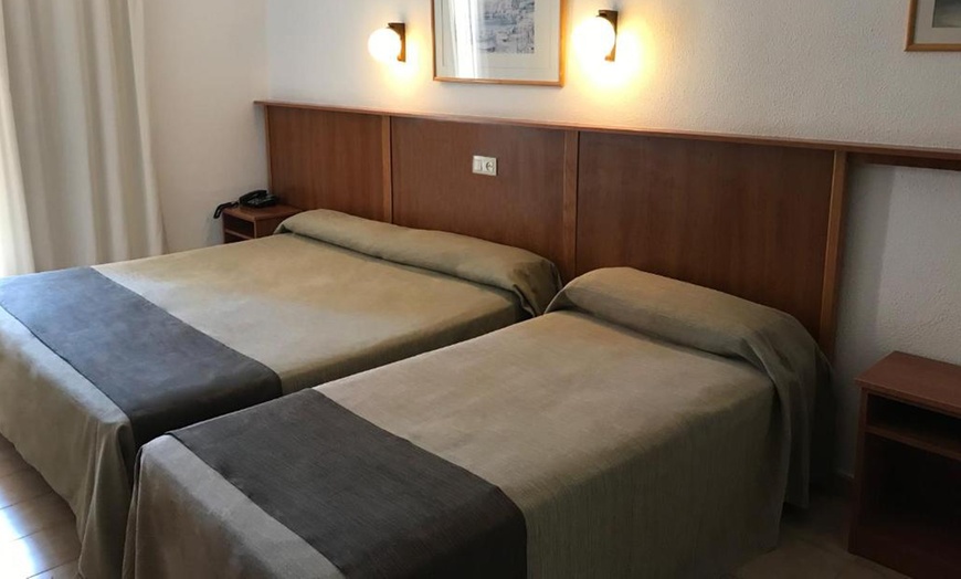 Image 9: Costa Brava : séjour en chambre double avec demi-pension