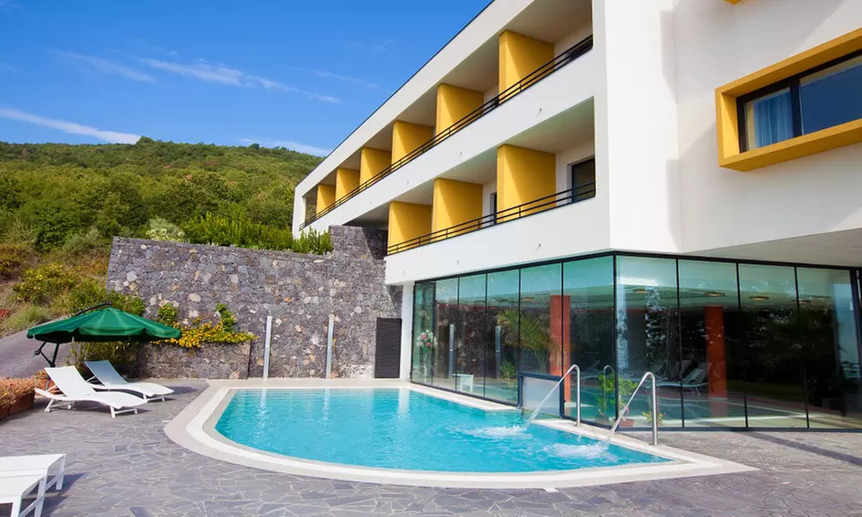 Catania 5*: 1 o 2 notti in camera doppia Superior con colazione e Spa