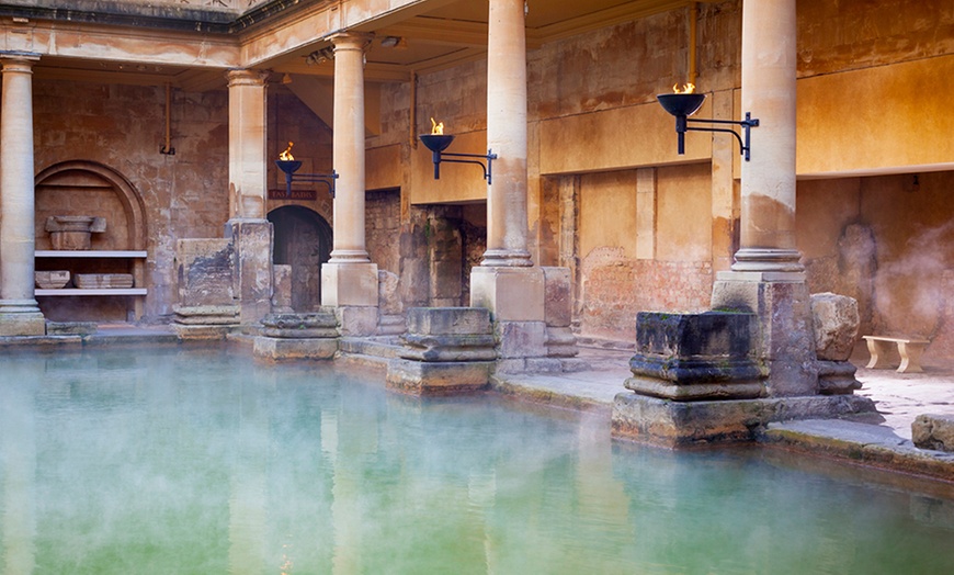 Image 3: Stonehenge, Bath & English Countryside Tour
