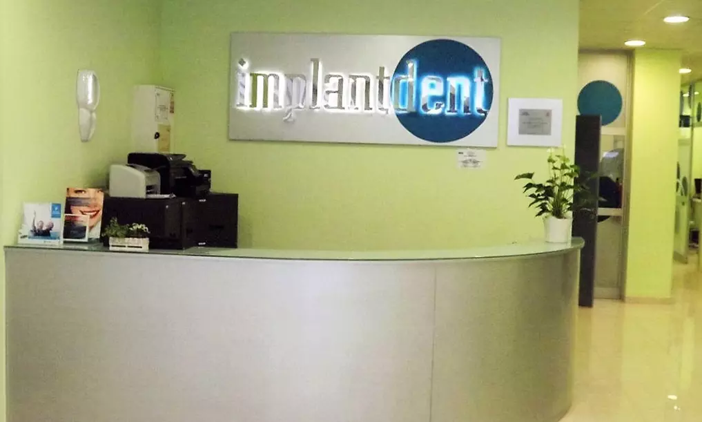 Limpieza bucal con opción a 1, 2 o 4 empastes desde 12,90 € en Implantdent. 9 centros - Image 6