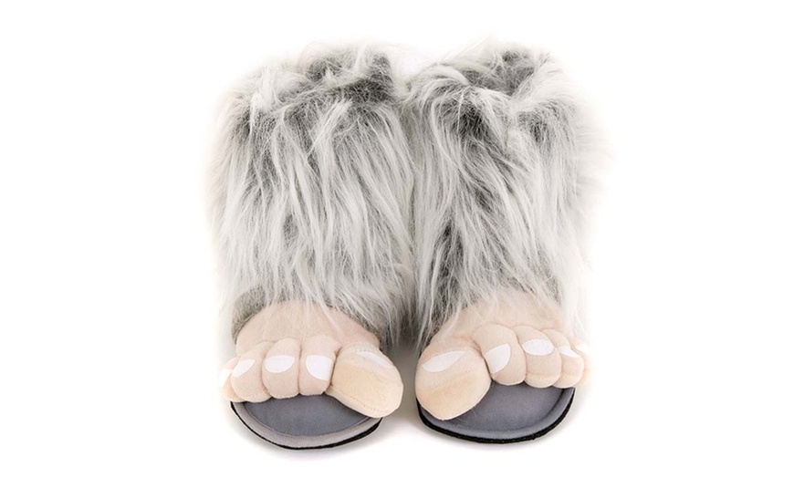 Image 6: Men's Bigfoot Novelty Slippers