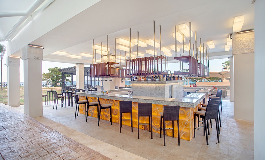 Image 13: ✈ All-Incls. Grand Lido Negril Resort with Air from JetSet Vacations